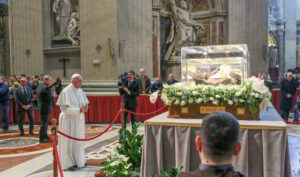 Francesco davanti san Leopoldo 2016